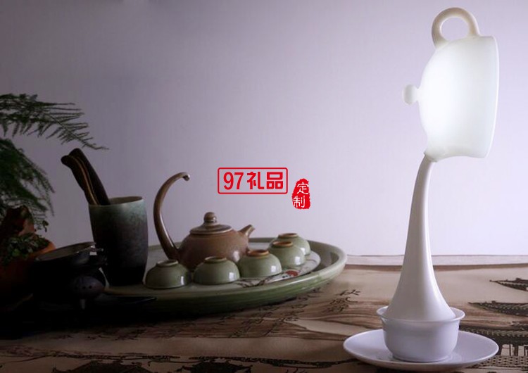 led創(chuàng)意倒茶杯臺(tái)燈